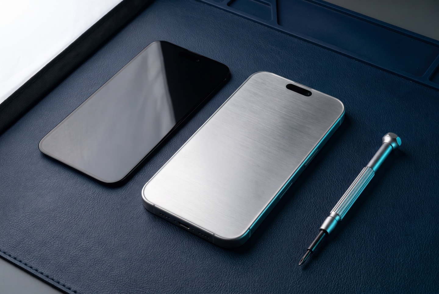 Illustration of a phone and replacement display